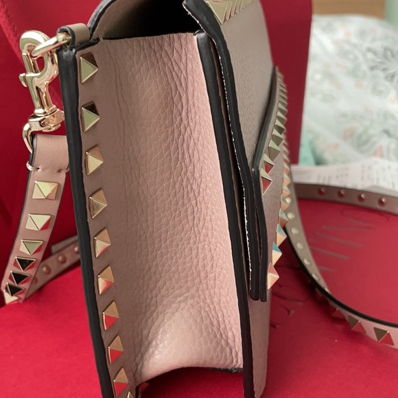 Valentino Garavani calfskin leather crossbody - Picture 10 of 11